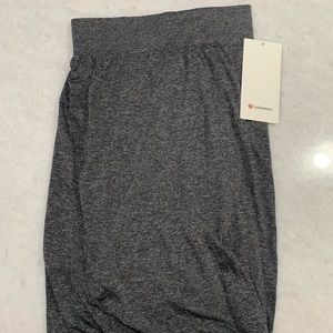 NWT Lululemon Boulevard Bliss Skirt size 6 gray